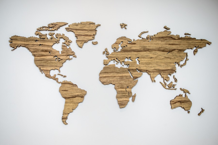 Wooden world map with pins - Natural exotic wood LIMBA I Map it Studio