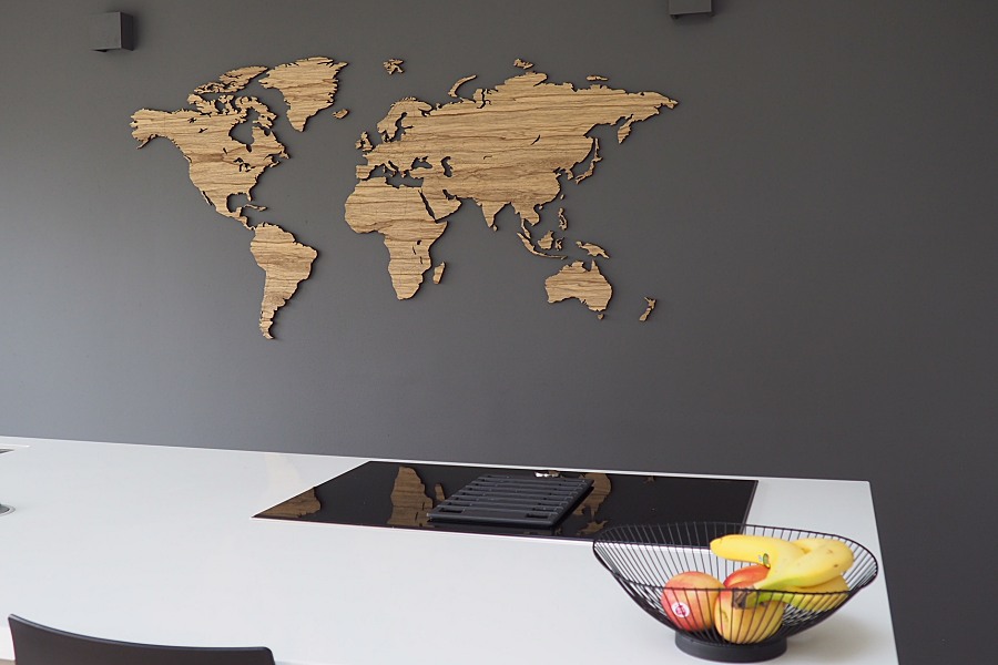 Wooden world map with pins - Natural exotic wood LIMBA I Map it Studio