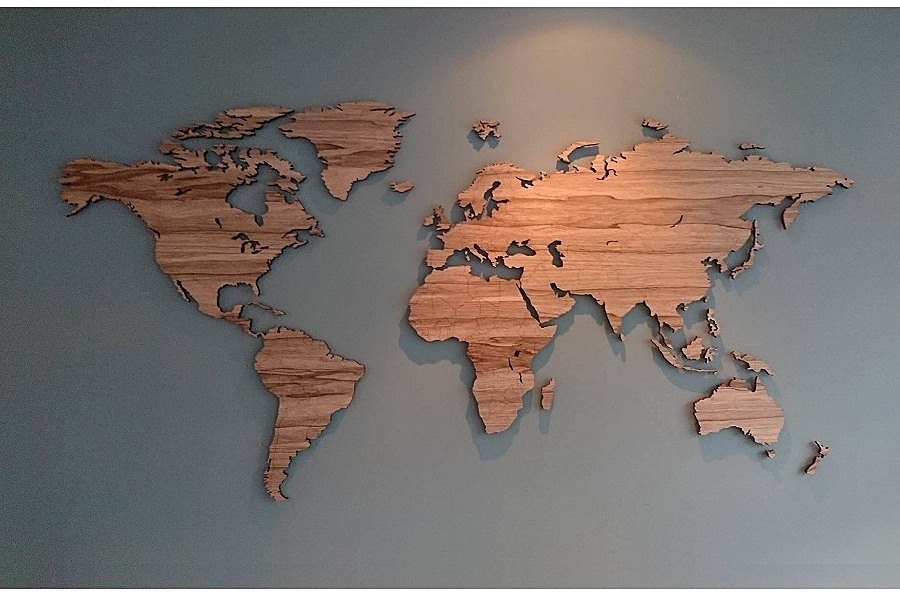 Wooden world map with pins - Natural exotic wood LIMBA I Map it Studio